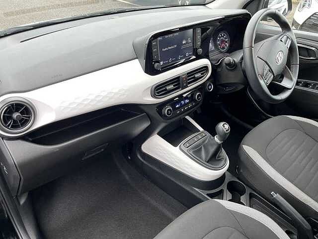 Hyundai I10 1.0 Premium Hatchback 5dr Petrol Manual Euro 6 (s/s) (67 ps) Black