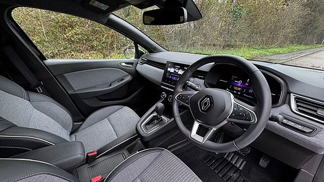 Renault Clio 1.6 E-TECH full hybrid 145 Techno 5dr Auto