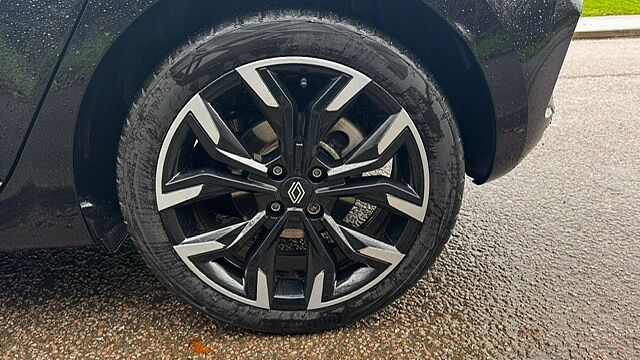 Renault Clio 1.6 E-TECH full hybrid 145 Techno 5dr Auto