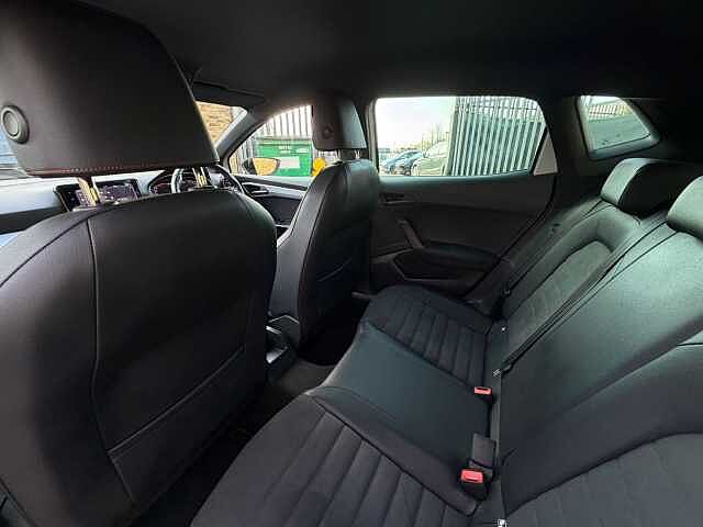 Mercedes-Benz Gla 200 AMG Line Executive 5dr Auto