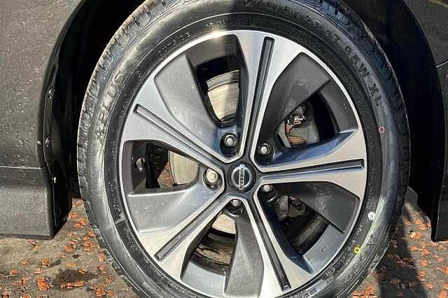 Nissan LEAF 5 DR HATCHBACK E (110kw) 3.Zero Pearl Black