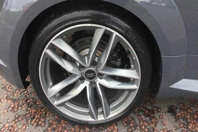 Audi TT COUPE 2.0 T FSI (230 PS) Black Daytona Grey