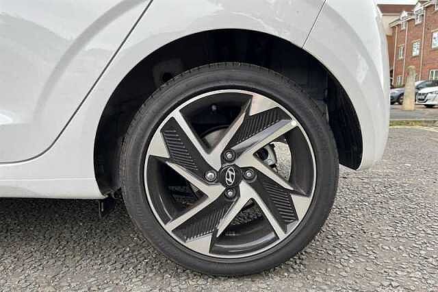 Hyundai i10 1.0 Premium Hatchback 5dr Petrol Auto Euro 6 (s/s) (63 ps)