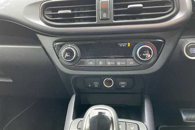 Hyundai i10 1.0 Premium Hatchback 5dr Petrol Auto Euro 6 (s/s) (63 ps)