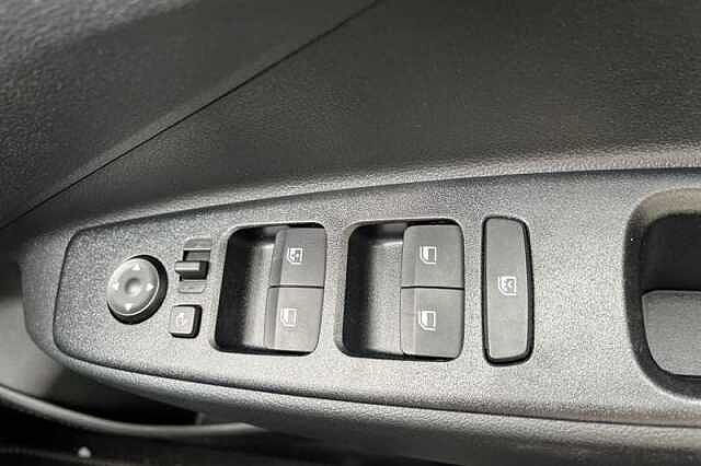 Hyundai i10 1.0 Premium Hatchback 5dr Petrol Auto Euro 6 (s/s) (63 ps)