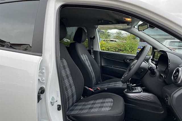 Hyundai i10 1.0 Premium Hatchback 5dr Petrol Auto Euro 6 (s/s) (63 ps)