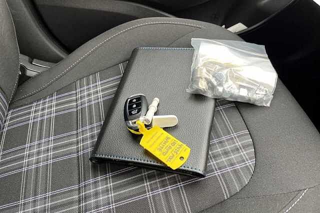 Hyundai i10 1.0 Premium Hatchback 5dr Petrol Auto Euro 6 (s/s) (63 ps)