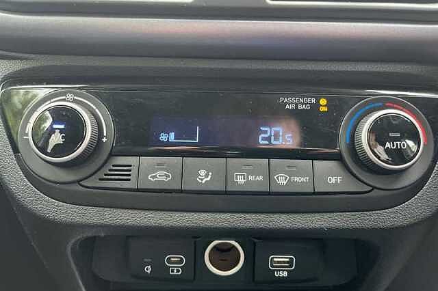 Hyundai i10 1.0 Premium Hatchback 5dr Petrol Auto Euro 6 (s/s) (63 ps)