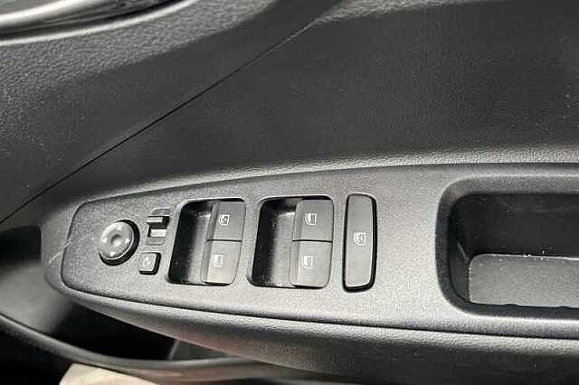 Hyundai i10 1.0 Premium Hatchback 5dr Petrol Auto Euro 6 (s/s) (63 ps)