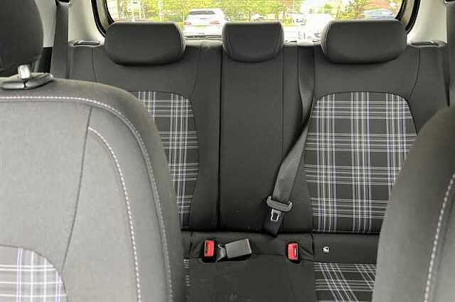 Hyundai i10 1.0 Premium Hatchback 5dr Petrol Auto Euro 6 (s/s) (63 ps)