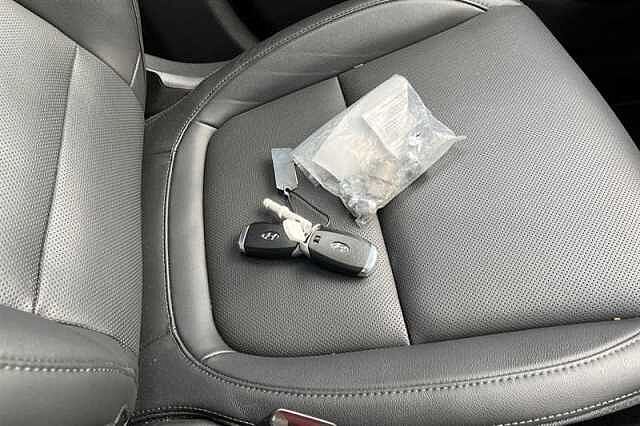 Hyundai KONA 1.6 h-GDi Ultimate SUV 5dr Petrol Hybrid DCT Euro 6 (s/s) (141 ps)