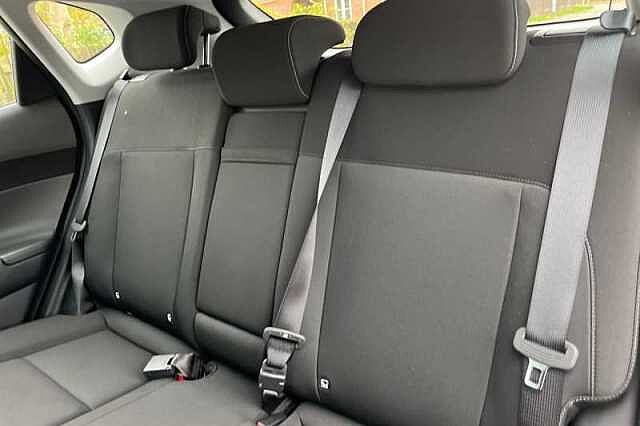 Hyundai KONA 1.6 h-GDi Advance SUV 5dr Petrol Hybrid DCT Euro 6 (s/s) (129 ps) White