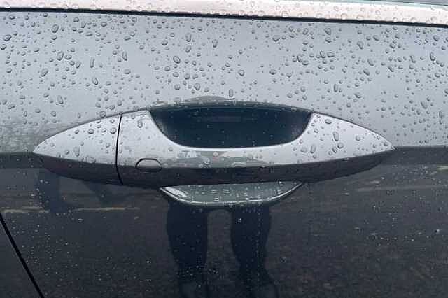 Hyundai KONA 65.4kWh Advance SUV 5dr Electric Auto (218 ps) Green