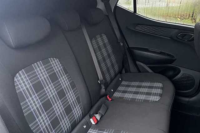 Hyundai I10 1.0 Premium Hatchback 5dr Petrol Auto Euro 6 (s/s) (63 ps) Black