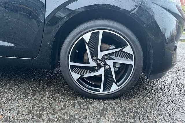 Hyundai I10 1.0 Premium Hatchback 5dr Petrol Auto Euro 6 (s/s) (63 ps) Black