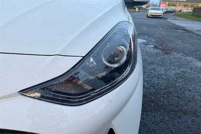 Hyundai I10 1.2 Premium Hatchback 5dr Petrol Auto Euro 6 (s/s) (79 ps) White