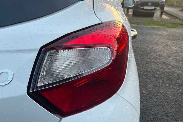 Hyundai I10 1.2 Premium Hatchback 5dr Petrol Auto Euro 6 (s/s) (79 ps) White