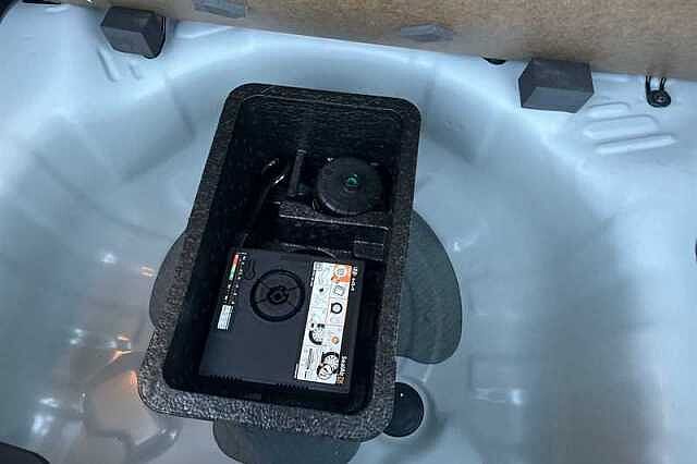 Hyundai I10 1.2 Premium Hatchback 5dr Petrol Auto Euro 6 (s/s) (79 ps) White