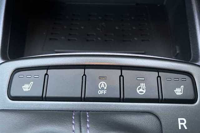 Hyundai I10 1.2 Premium Hatchback 5dr Petrol Auto Euro 6 (s/s) (79 ps) White