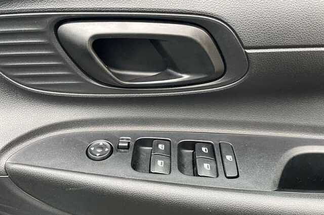 Hyundai i20 1.0 T-GDi Black Line Hatchback 5dr Petrol Manual Euro 6 (s/s) (90 ps)