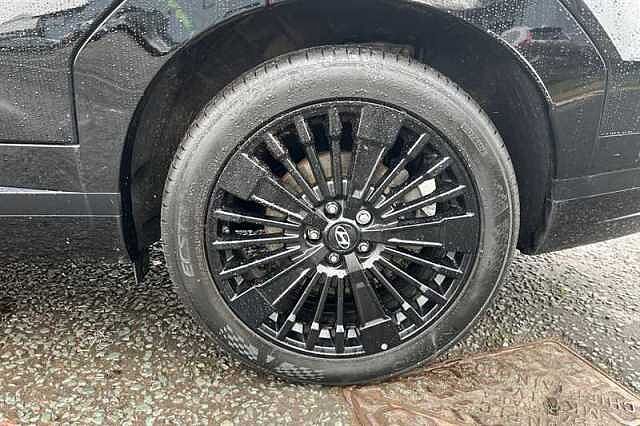 Hyundai SANTA FE 1.6 T-GDi 13.8kWh Calligraphy SUV 5dr Petrol Plug-in Hybrid Auto 4WD Euro 6 (s/s Black