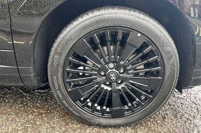 Hyundai SANTA FE 1.6 T-GDi 13.8kWh Calligraphy SUV 5dr Petrol Plug-in Hybrid Auto 4WD Euro 6 (s/s Black