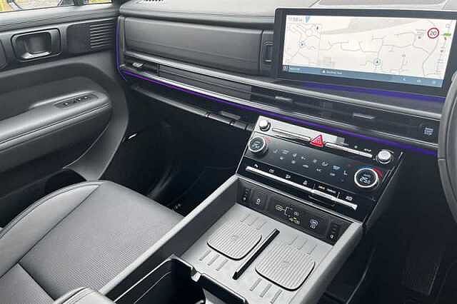 Hyundai SANTA FE 1.6 T-GDi 13.8kWh Calligraphy SUV 5dr Petrol Plug-in Hybrid Auto 4WD Euro 6 (s/s Black