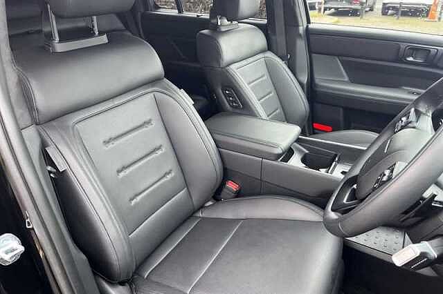 Hyundai SANTA FE 1.6 T-GDi 13.8kWh Calligraphy SUV 5dr Petrol Plug-in Hybrid Auto 4WD Euro 6 (s/s Black