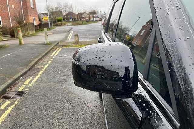 Hyundai SANTA FE 1.6 T-GDi 13.8kWh Calligraphy SUV 5dr Petrol Plug-in Hybrid Auto 4WD Euro 6 (s/s Black