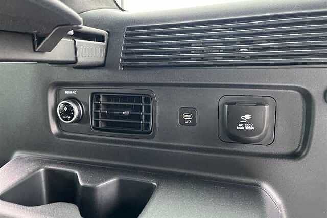 Hyundai SANTA FE 1.6 T-GDi 13.8kWh Calligraphy SUV 5dr Petrol Plug-in Hybrid Auto 4WD Euro 6 (s/s Black