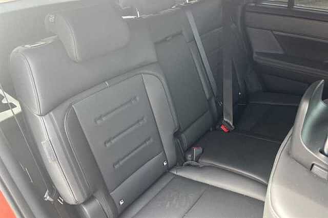 Hyundai SANTA FE 1.6 T-GDi 13.8kWh Calligraphy SUV 5dr Petrol Plug-in Hybrid Auto 4WD Euro 6 (s/s Orange