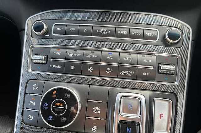 Hyundai SANTA FE 1.6 h T-GDi Premium SUV 5dr Petrol Hybrid Auto 4WD Euro 6 (s/s) (230 ps)