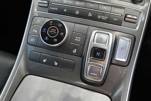 Hyundai SANTA FE 1.6 h T-GDi Premium SUV 5dr Petrol Hybrid Auto 4WD Euro 6 (s/s) (230 ps)