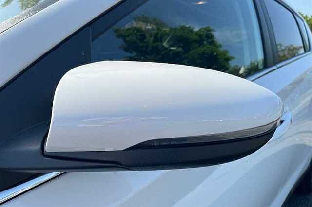 Hyundai BAYON 1.0 T-GDi Tech Line SUV 5dr Petrol DCT Euro 6 (s/s) (90 ps) White
