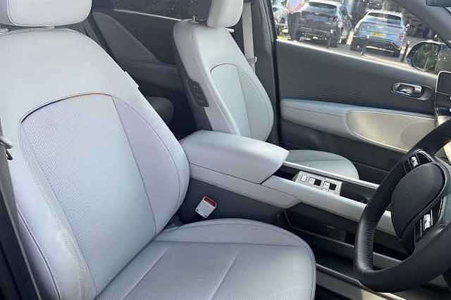 Hyundai IONIQ 6 77.4kWh Ultimate Saloon 4dr Electric Auto (228 ps)