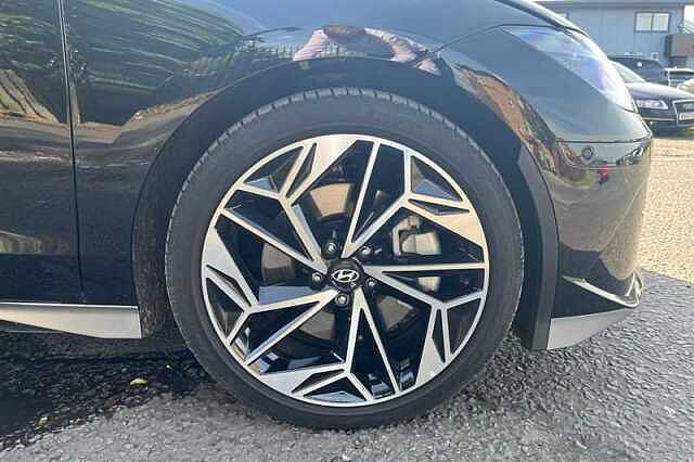 Hyundai IONIQ 6 77.4kWh Ultimate Saloon 4dr Electric Auto (228 ps)