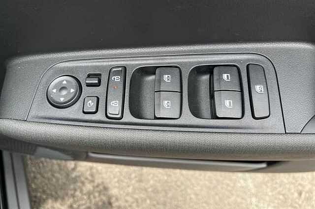 Hyundai INSTER Long Range 49kWh 02 SUV 5dr Electric Auto (115 ps) Black
