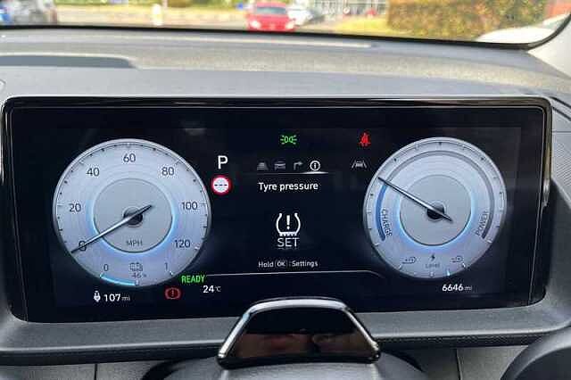 Hyundai INSTER Long Range 49kWh 02 SUV 5dr Electric Auto (115 ps)