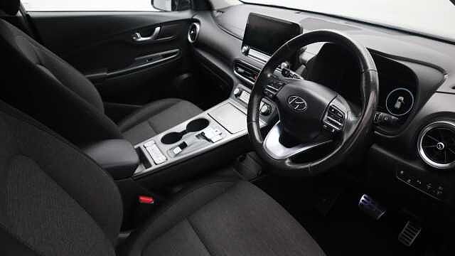 Hyundai KONA 64kWh Premium SUV 5dr Electric Auto (10.5kW Charger) (204 ps)