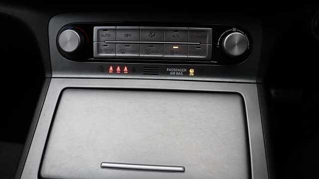 Hyundai KONA 64kWh Premium SUV 5dr Electric Auto (10.5kW Charger) (204 ps)