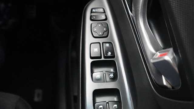 Hyundai KONA 64kWh Premium SUV 5dr Electric Auto (10.5kW Charger) (204 ps)