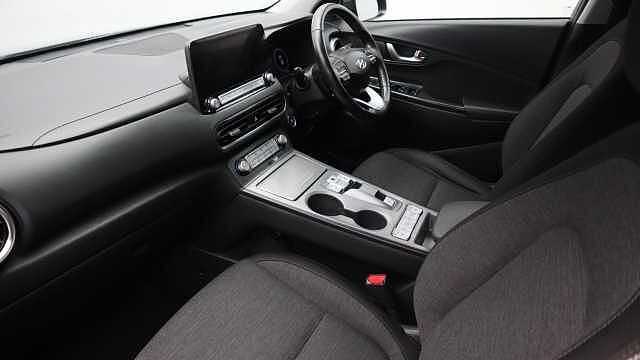 Hyundai KONA 64kWh Premium SUV 5dr Electric Auto (10.5kW Charger) (204 ps)