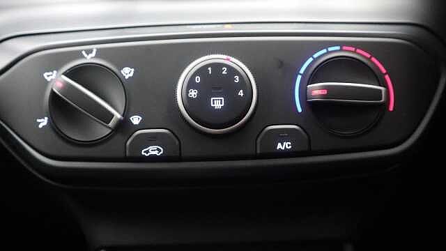 Hyundai i20 1.0 T-GDi MHEV SE Connect Hatchback 5dr Petrol Hybrid DCT Euro 6 (s/s) (100 ps)