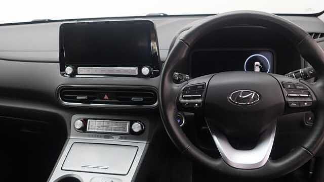 Hyundai KONA 64kWh Premium SUV 5dr Electric Auto (10.5kW Charger) (204 ps)