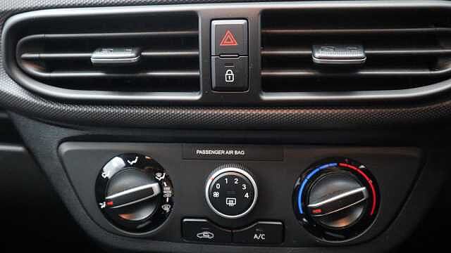 Hyundai I10 1.0 SE Connect Hatchback 5dr Petrol Manual Euro 6 (s/s) (67 ps) Blue