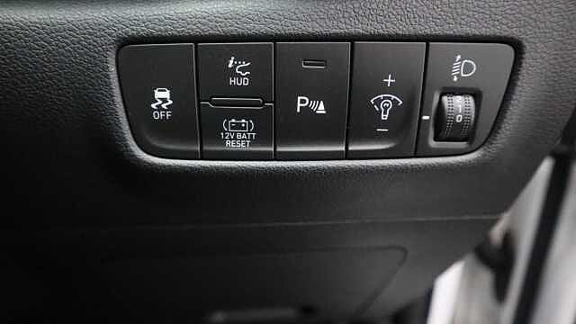 Hyundai KONA 1.6 h-GDi Ultimate SUV 5dr Petrol Hybrid DCT Euro 6 (s/s) (141 ps)