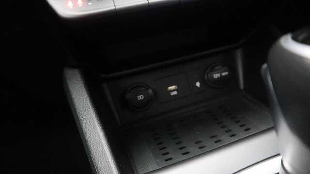 Hyundai KONA 1.6 h-GDi Premium SUV 5dr Petrol Hybrid DCT Euro 6 (s/s) (141 ps)