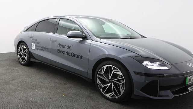 77.4kWh Ultimate Saloon 4dr Electric Auto AWD (325 ps)