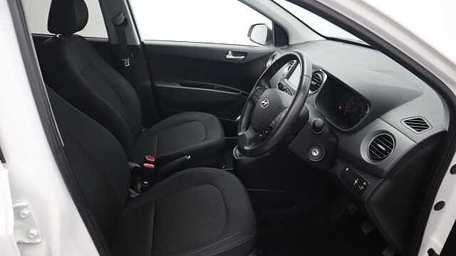 Hyundai I10 1.2 Premium Hatchback 5dr Petrol Manual Euro 6 (87 ps) White