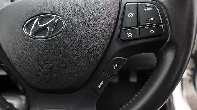 Hyundai I10 1.2 Premium Hatchback 5dr Petrol Manual Euro 6 (87 ps) White